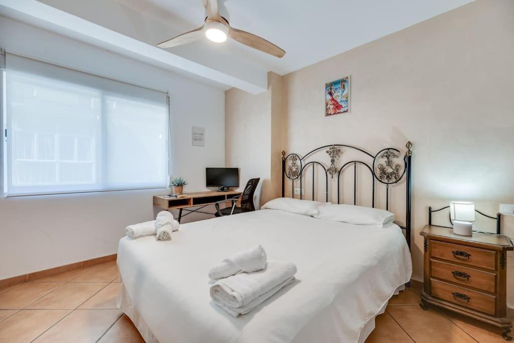 Encantador Apartamento Cerca Del Mar مالقة المظهر الخارجي الصورة