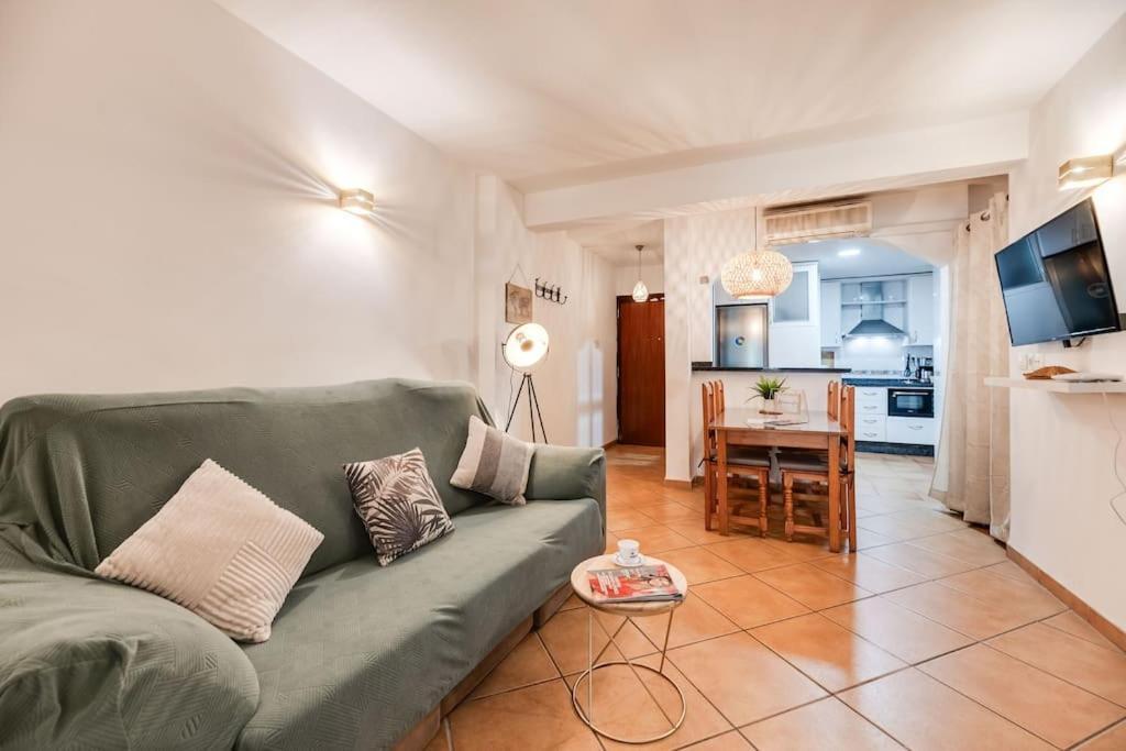 Encantador Apartamento Cerca Del Mar مالقة المظهر الخارجي الصورة