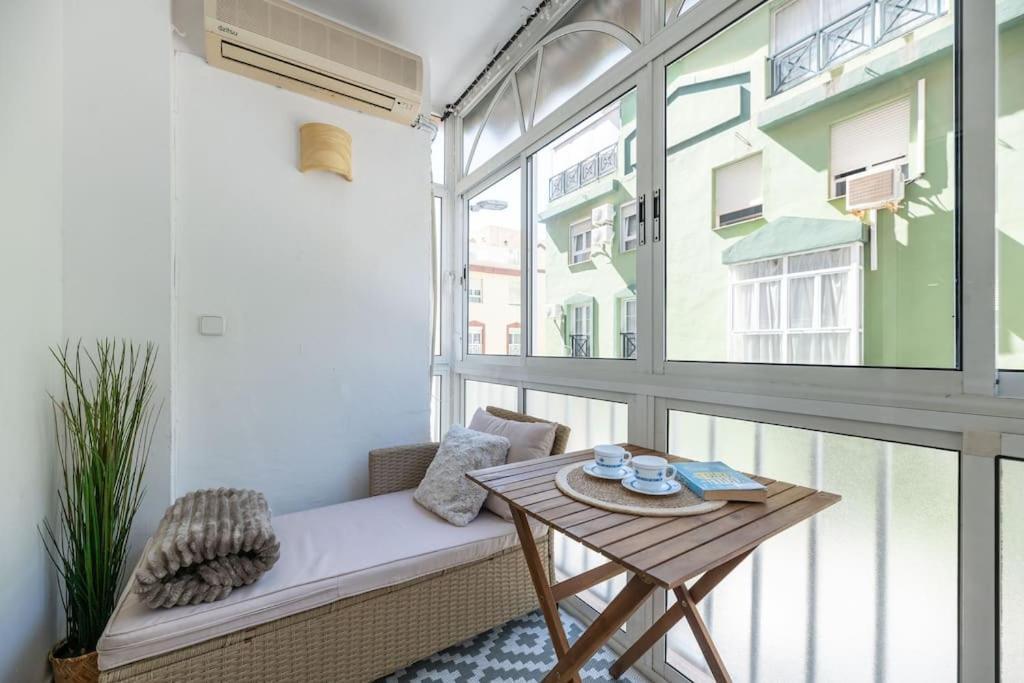 Encantador Apartamento Cerca Del Mar مالقة المظهر الخارجي الصورة